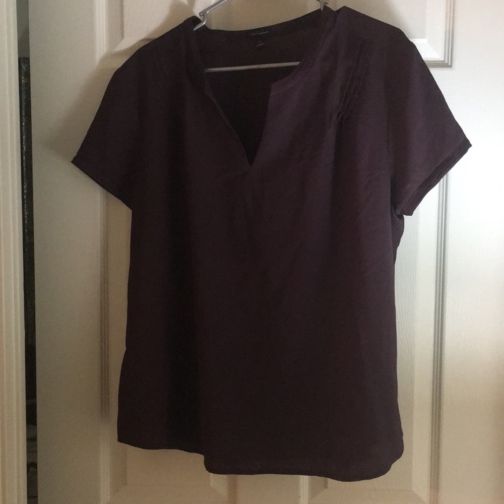 Barely worn burgundy Ann Taylor top size XL